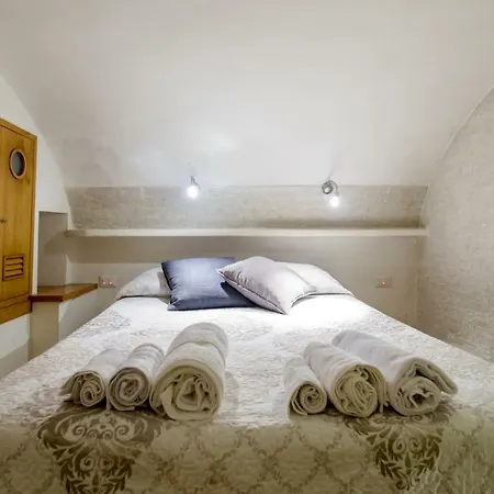 Apartment Toledo 27 *